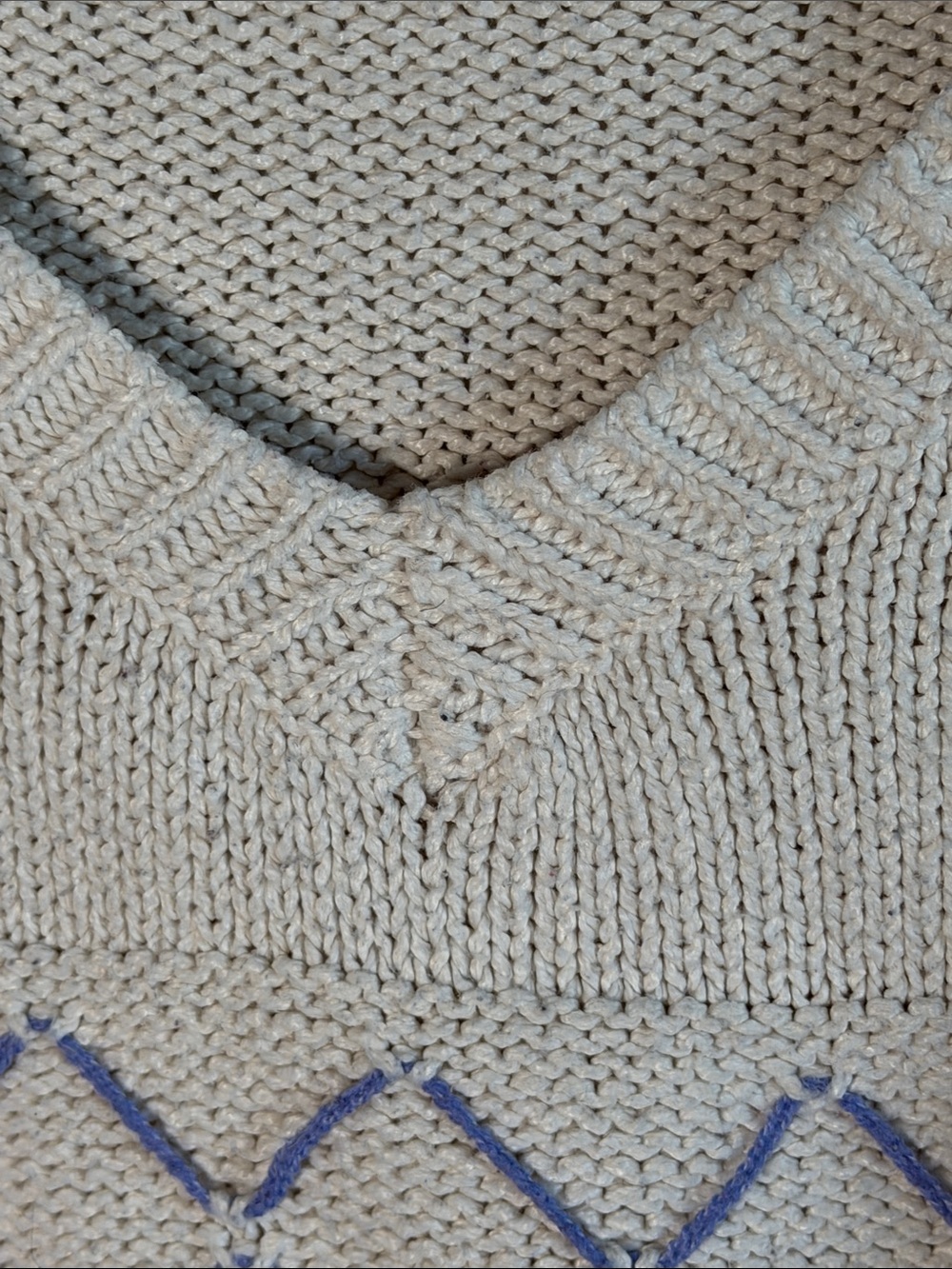 ARULA Cream V-Neck Sweater with periwinkle Stripes - Picture 4 of 8
